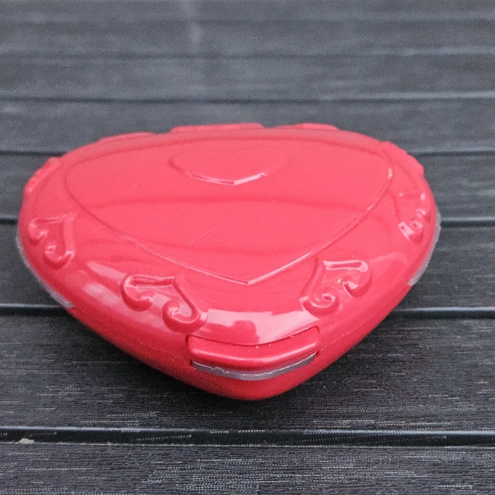 Rare AVON Heart-Shaped Red Plastic Weekly Pill Vitamin Organizer With Mirror VTG
